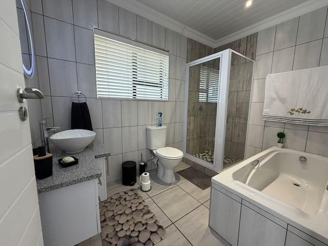 5 Bedroom Property for Sale in Reebok Western Cape